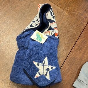 Brand new with tags boys Tickle Toe hooded towel with washcloth!